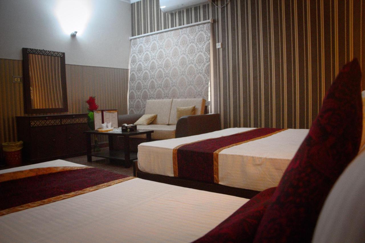 לאהור Mall View Hotel Gulberg מראה חיצוני תמונה